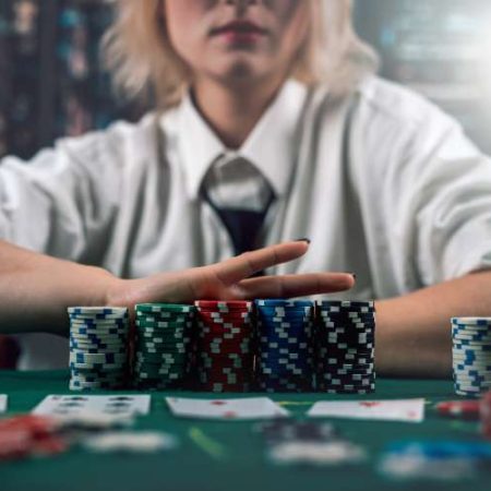 The Psychology of Blackjack: Staying Focused at the Table